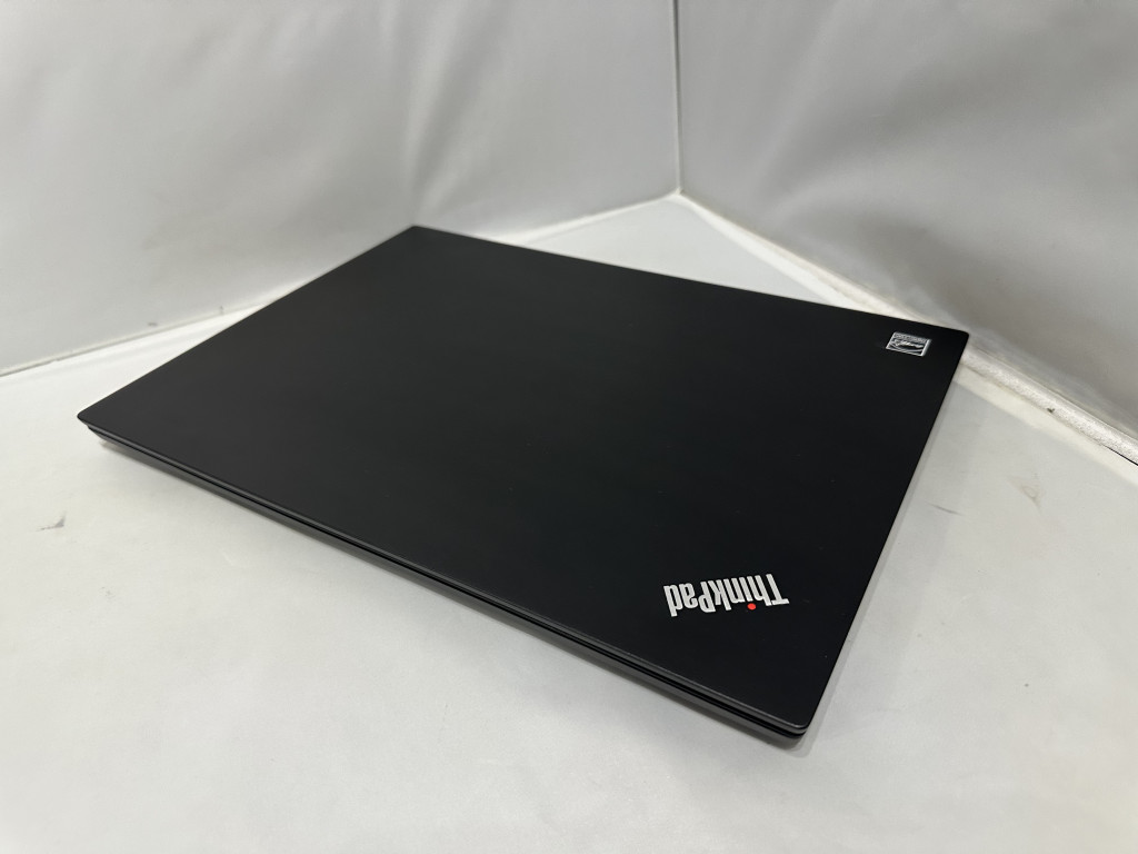 Lenovo ThinkPad E14 i3, 8gb, 256 SSD, FullHD /Jogtiszta win1